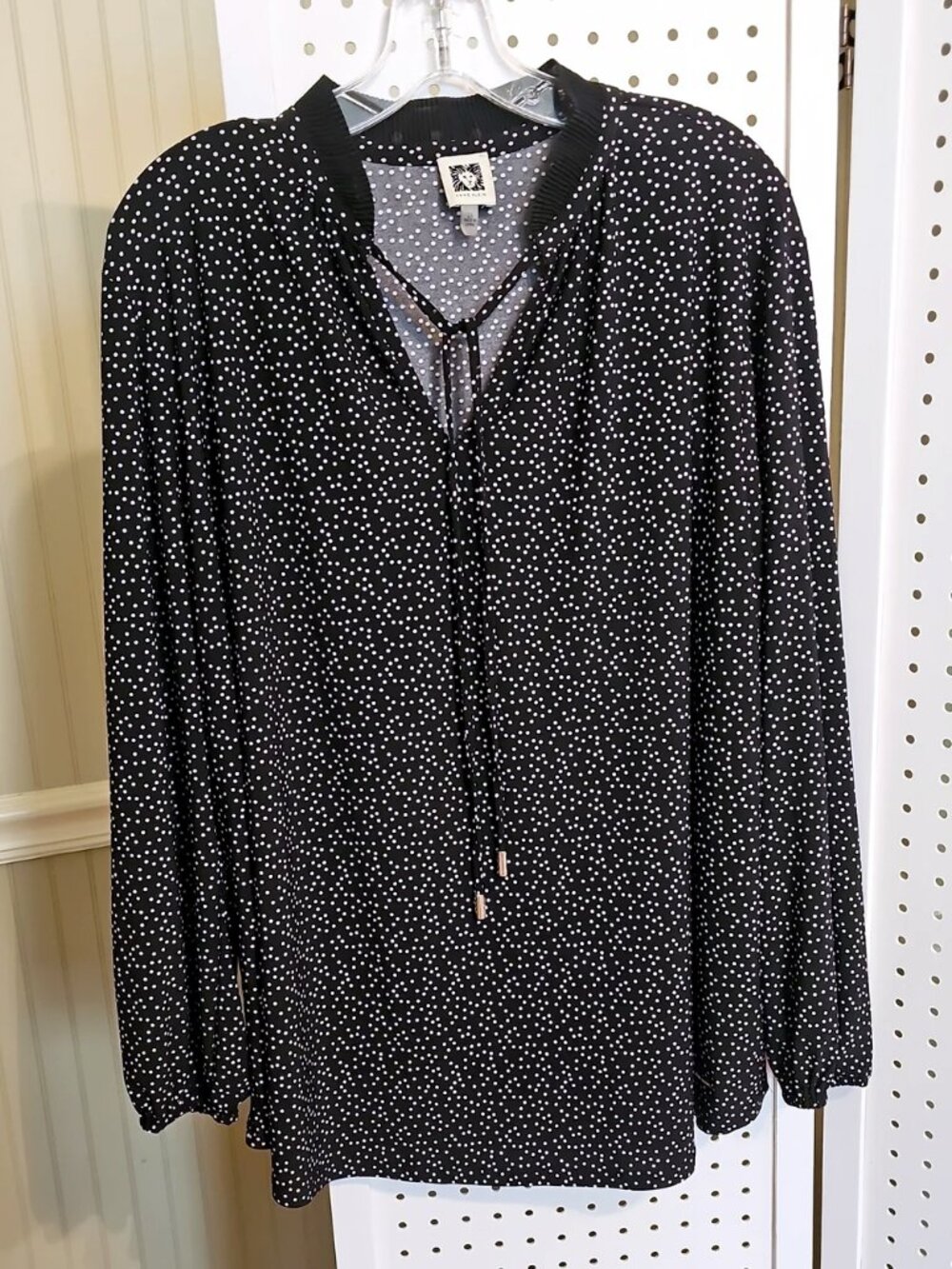 Plus Size 2X Anne Klein Black Polka Dot Collared Long Balloon Sleeve Blouse